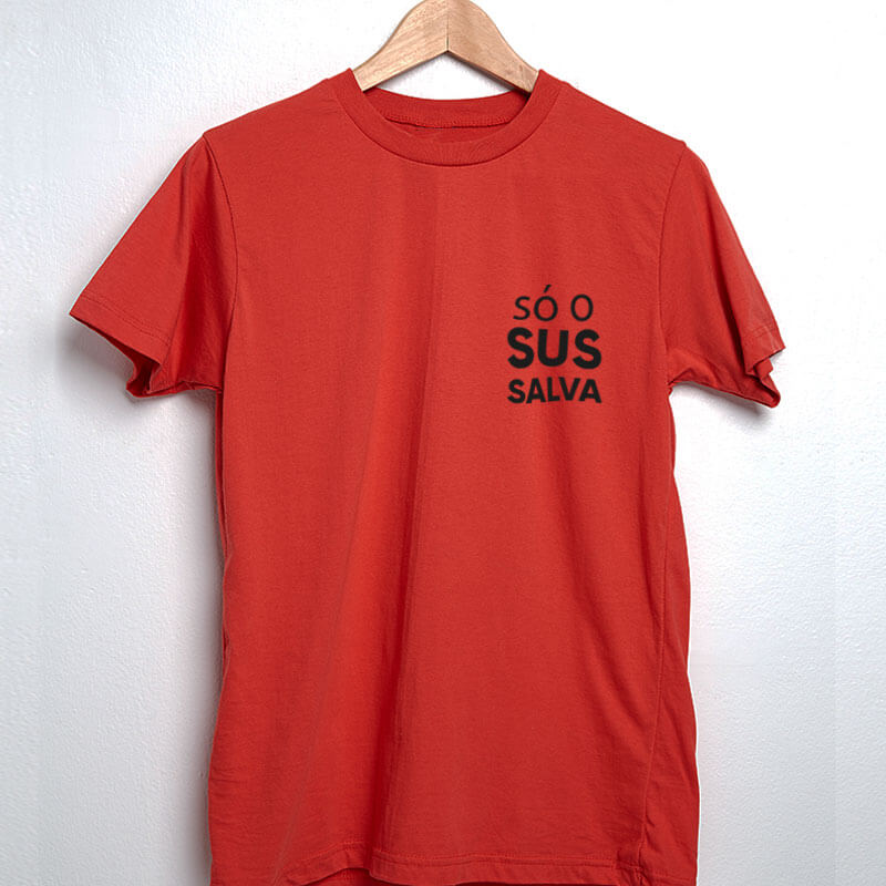 Camiseta Oversized Só o SUS Salva, Escudo