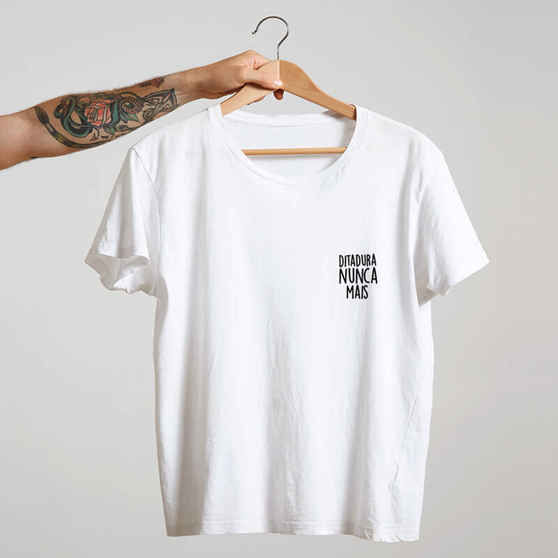 Camiseta de algodão Ditadura nunca mais!, Escudo